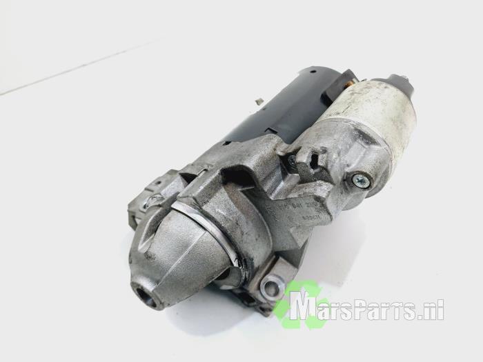 Starter from a BMW 1 serie (F21) 116d 2.0 16V 2012