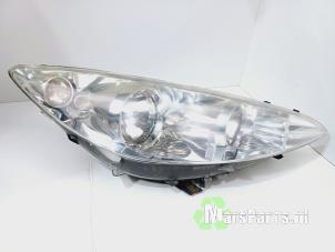 Used Headlight, right Peugeot 308 (4A/C) 1.6 VTI 16V Price € 90,00 Margin scheme offered by Autodemontagebedrijf De Mars