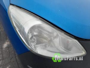Używane Reflektor prawy Hyundai i10 (F5) 1.1 CRDi VGT 12V Cena € 70,00 Procedura marży oferowane przez Autodemontagebedrijf De Mars