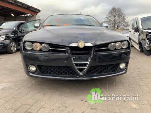 Used Front bumper Alfa Romeo 159 Sportwagon (939BX) 2.2 JTS 16V Price € 125,00 Margin scheme offered by Autodemontagebedrijf De Mars