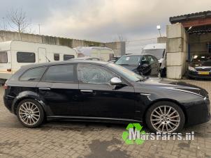Used Sill, right Alfa Romeo 159 Sportwagon (939BX) 2.2 JTS 16V Price on request offered by Autodemontagebedrijf De Mars