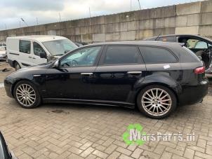 Used Metal cutting part left rear Alfa Romeo 159 Sportwagon (939BX) 2.2 JTS 16V Price on request offered by Autodemontagebedrijf De Mars