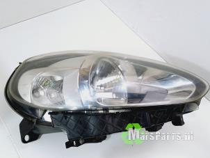 Used Headlight, right Fiat Punto Evo (199) 1.3 JTD Multijet 85 16V Euro 5 Price € 60,00 Margin scheme offered by Autodemontagebedrijf De Mars