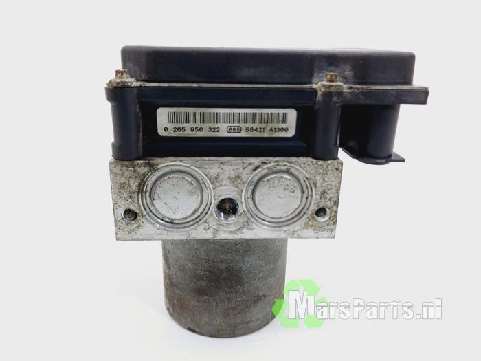 Begagnade ABS-pump Mercedes B (W245) 2.0 B-180 CDI 16V Pris € 40,50 Marginaltabell erbjuds av Autodemontagebedrijf De Mars