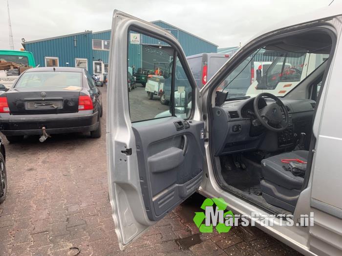 Door 2-door, left from a Ford Transit Connect 1.8 TDCi 75 2007