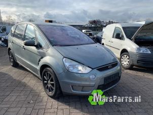 Used Front wiper motor Ford S-Max (GBW) 2.0 TDCi 16V 140 Price € 35,00 Margin scheme offered by Autodemontagebedrijf De Mars