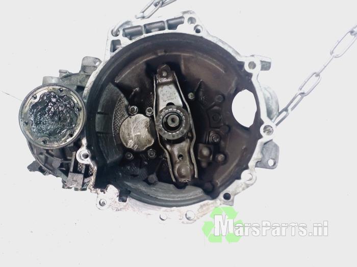 Getriebe van een Volkswagen Polo V (6R) 1.4 TDI DPF BlueMotion technology 2014