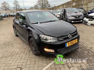 Gebrauchte Sicherheitsgurt links vorne Volkswagen Polo V (6R) 1.4 TDI DPF BlueMotion technology Preis € 100,00 Margenregelung angeboten von Autodemontagebedrijf De Mars