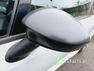 Usagé Rétroviseur extérieur gauche Fiat Punto 1.4 16V Prix € 30,00 Règlement à la marge proposé par Autodemontagebedrijf De Mars