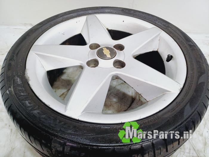 Set of wheels + tyres from a Chevrolet Epica 2.0 24V 2007
