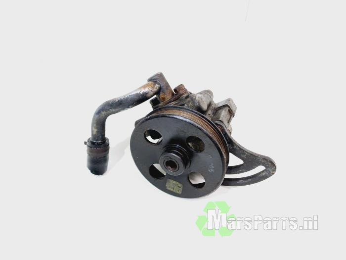Usagé Pompe de direction Chevrolet Spark (M300) 1.0 16V Prix € 22,50 Règlement à la marge proposé par Autodemontagebedrijf De Mars
