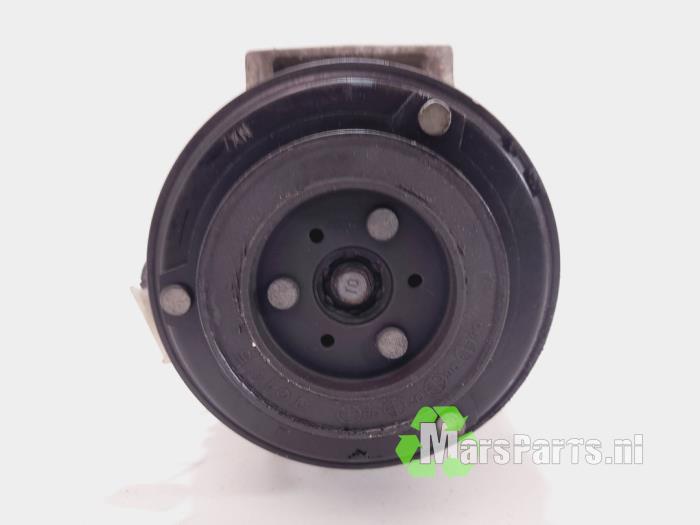 Air conditioning pump from a Volvo S60 I (RS/HV) 2.0 T 20V 2008