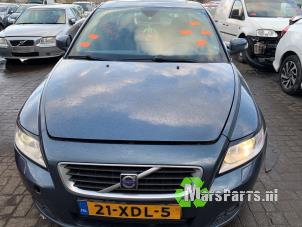 Used Bonnet Volvo V50 (MW) 2.0 D 16V Price € 100,00 Margin scheme offered by Autodemontagebedrijf De Mars