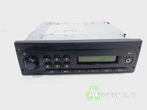 Gebrauchte Radio CD Spieler Renault Master IV (FV) 2.3 dCi 125 16V FWD Preis € 70,00 Margenregelung angeboten von Autodemontagebedrijf De Mars