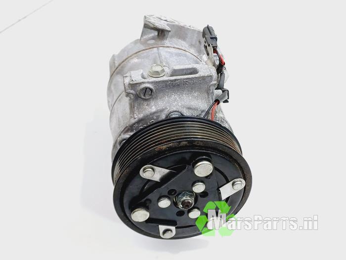 Air conditioning pump from a Renault Megane IV (RFBB) 1.3 TCe 160 16V 2019