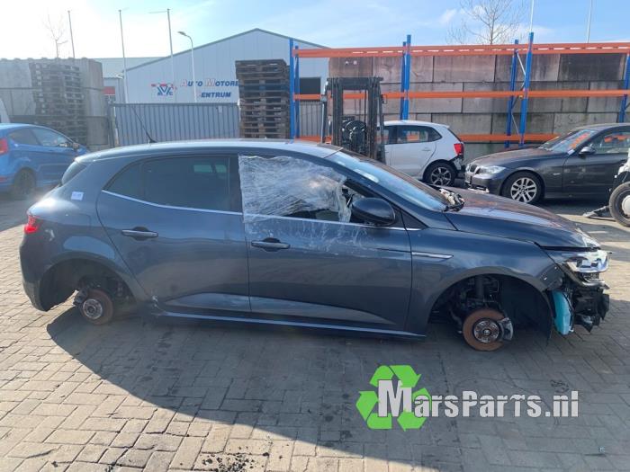 Style, right from a Renault Megane IV (RFBB) 1.3 TCe 160 16V 2019