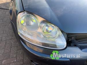 Used Headlight, right Volkswagen Golf V (1K1) 1.9 TDI Price € 50,00 Margin scheme offered by Autodemontagebedrijf De Mars