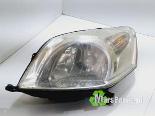 Used Headlight, left Fiat Fiorino (225) 1.3 JTD 16V Multijet Price € 40,00 Margin scheme offered by Autodemontagebedrijf De Mars