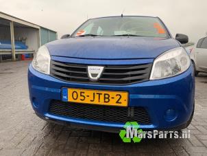 Used Front bumper Dacia Sandero I (BS) 1.2 16V Price € 125,00 Margin scheme offered by Autodemontagebedrijf De Mars