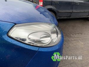 Used Headlight, right Dacia Sandero I (BS) 1.2 16V Price € 60,00 Margin scheme offered by Autodemontagebedrijf De Mars