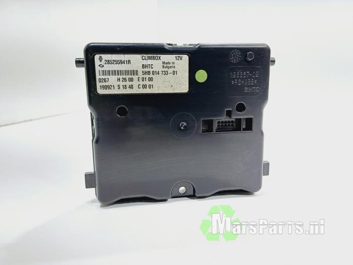 Module climatronic from a Renault Megane IV (RFBB) 1.3 TCe 160 16V 2019