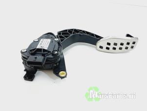 Used Accelerator pedal Renault Clio V (RJAB) 1.3 TCe 130 16V Price € 35,00 Margin scheme offered by Autodemontagebedrijf De Mars