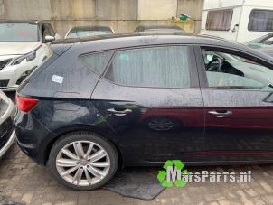 Used Metal cutting part right rear Seat Leon (5FB) 1.6 TDI Ecomotive 16V Price on request offered by Autodemontagebedrijf De Mars