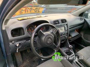 Usados Airbag set + dashboard Volkswagen Golf VI (5K1) 2.0 TDI 16V Precio de solicitud ofrecido por Autodemontagebedrijf De Mars