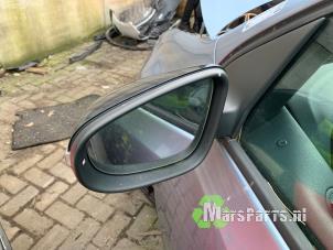 Used Wing mirror, left Volkswagen Golf VI (5K1) 2.0 TDI 16V Price € 60,00 Margin scheme offered by Autodemontagebedrijf De Mars