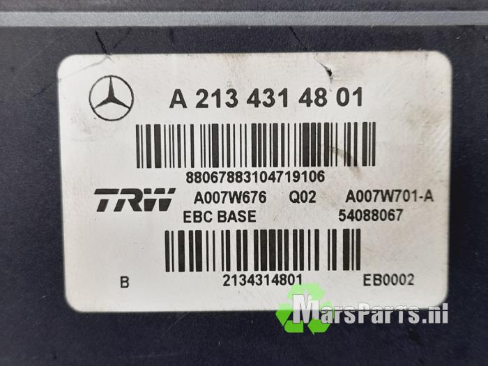 Bomba ABS de un Mercedes-Benz E (W213) E-220d 2.0 Turbo 16V 2019
