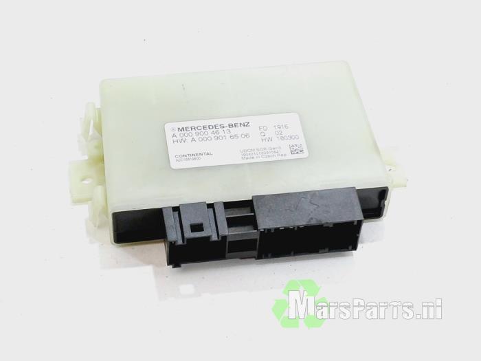 Usagé Ordinateur Adblue Mercedes E (W213) E-220d 2.0 Turbo 16V Prix € 72,00 Règlement à la marge proposé par Autodemontagebedrijf De Mars