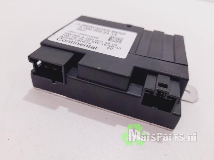 Usados Módulo bomba de combustible Mercedes E (W213) E-220d 2.0 Turbo 16V Precio € 31,50 Norma de margen ofrecido por Autodemontagebedrijf De Mars