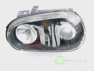 Used Headlight, left Volkswagen Golf IV Variant (1J5) 1.6 FSI 16V Price € 40,00 Margin scheme offered by Autodemontagebedrijf De Mars