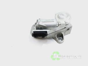 Used Electronic ignition key Mercedes Vito (639.6) 2.2 113 CDI 16V Euro 5 Price € 60,00 Margin scheme offered by Autodemontagebedrijf De Mars