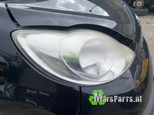 Used Headlight, right Peugeot 107 1.0 12V Price € 50,00 Margin scheme offered by Autodemontagebedrijf De Mars