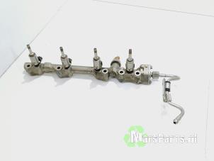 Used Fuel injector nozzle Nissan Juke (F15) 1.6 DIG-T 16V 4x4 Price € 150,00 Margin scheme offered by Autodemontagebedrijf De Mars