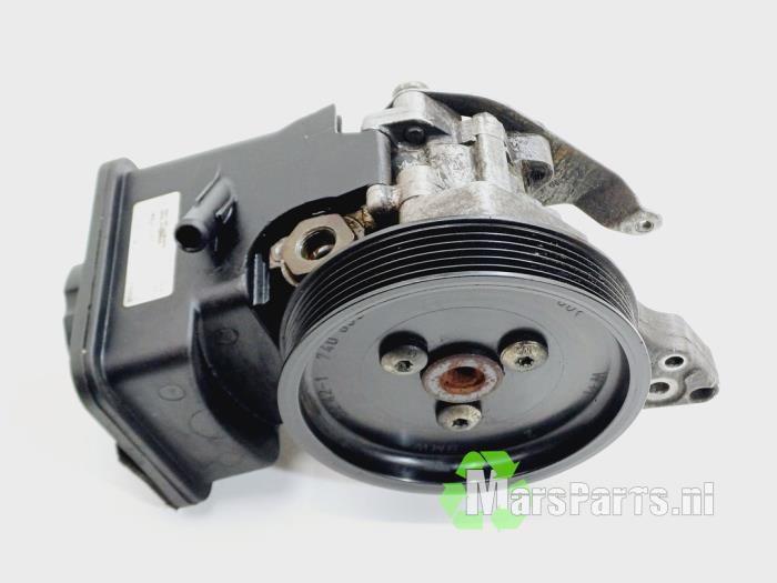 Usagé Pompe direction assistée BMW X3 (E83) 3.0d 24V Prix € 63,00 Règlement à la marge proposé par Autodemontagebedrijf De Mars