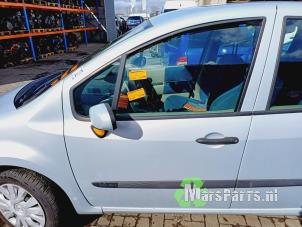 Gebrauchte Tür 4-türig links vorne Renault Modus/Grand Modus (JP) 1.6 16V Preis € 100,00 Margenregelung angeboten von Autodemontagebedrijf De Mars