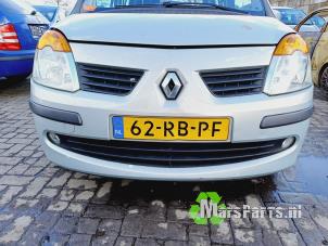 Used Front bumper Renault Modus/Grand Modus (JP) 1.6 16V Price € 100,00 Margin scheme offered by Autodemontagebedrijf De Mars