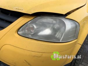 Used Headlight, left Volkswagen Fox (5Z) 1.4 16V Price € 40,00 Margin scheme offered by Autodemontagebedrijf De Mars