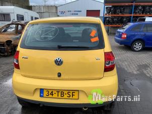 Usados Portón trasero Volkswagen Fox (5Z) 1.4 16V Precio € 75,00 Norma de margen ofrecido por Autodemontagebedrijf De Mars