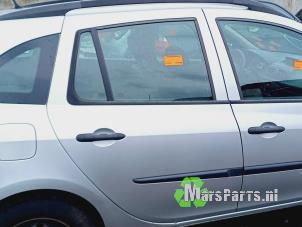 Usagé Porte arrière droite Renault Clio III Estate/Grandtour (KR) 1.2 16V TCE 100 Prix € 100,00 Règlement à la marge proposé par Autodemontagebedrijf De Mars