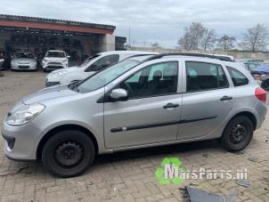Used Sill, left Renault Clio III Estate/Grandtour (KR) 1.2 16V TCE 100 Price on request offered by Autodemontagebedrijf De Mars