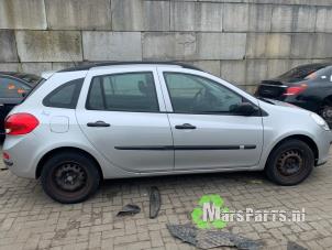 Used Sill, right Renault Clio III Estate/Grandtour (KR) 1.2 16V TCE 100 Price on request offered by Autodemontagebedrijf De Mars