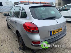 Used Rear strip, left Renault Clio III Estate/Grandtour (KR) 1.2 16V TCE 100 Price on request offered by Autodemontagebedrijf De Mars