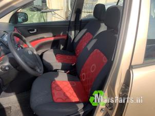 Usados Cinturón de seguridad izquierda delante Hyundai i10 (F5) 1.1i 12V Precio € 49,00 Norma de margen ofrecido por Autodemontagebedrijf De Mars