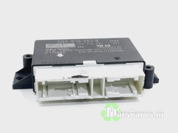 Begagnade PDC-modul Audi A3 Sportback (8VA/8VF) 1.6 TDI 16V Pris € 31,50 Marginaltabell erbjuds av Autodemontagebedrijf De Mars