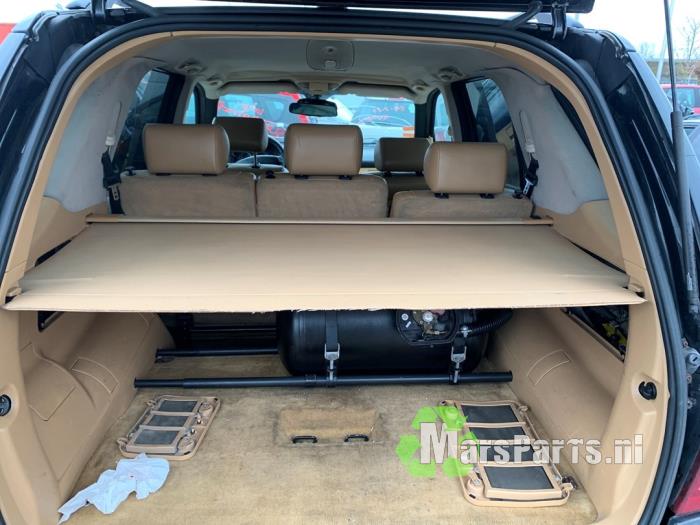 Luggage compartment cover from a Mercedes-Benz ML I (163) 320 3.2 V6 18V Autom. 2004
