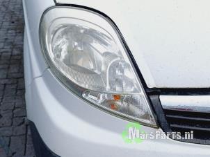 Used Headlight, right Opel Vivaro 2.0 CDTI Price € 50,00 Margin scheme offered by Autodemontagebedrijf De Mars