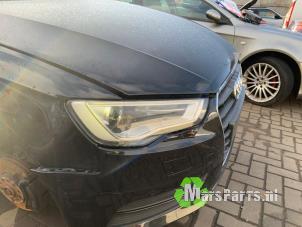 Used Headlight, right Audi A3 Sportback (8VA/8VF) 1.6 TDI 16V Price € 600,00 Margin scheme offered by Autodemontagebedrijf De Mars